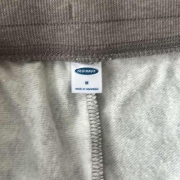 Old Navy-New with tags-Women’s leopard sweatpants - Picture 4 of 5